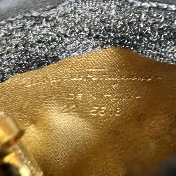 Salvatore Ferragamo Ferragamo Black Vara Bag Charm Golden - Picture 5 of 6